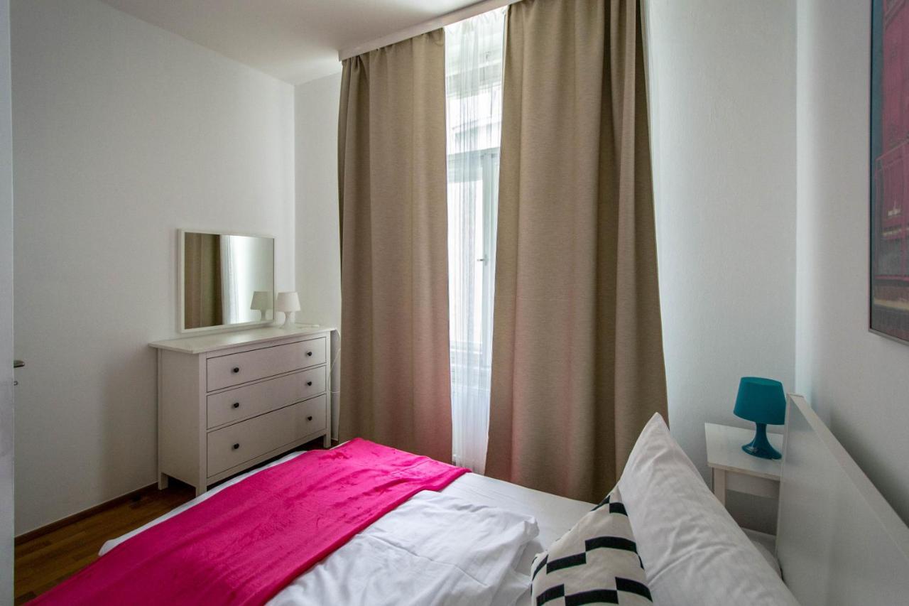 Labyrinth Apartments By Ruterra Prague Luaran gambar
